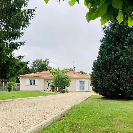 Maison Familiale Avec Jardin De 1500M2 Saint-Genes-de-Fronsac Exterior foto